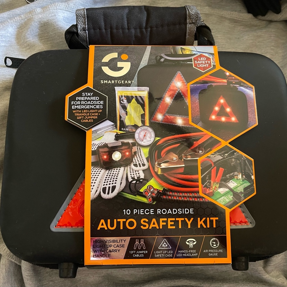 Smart Gear 10 Piece Roadside Auto Safety Kit